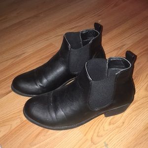 chelsea boots